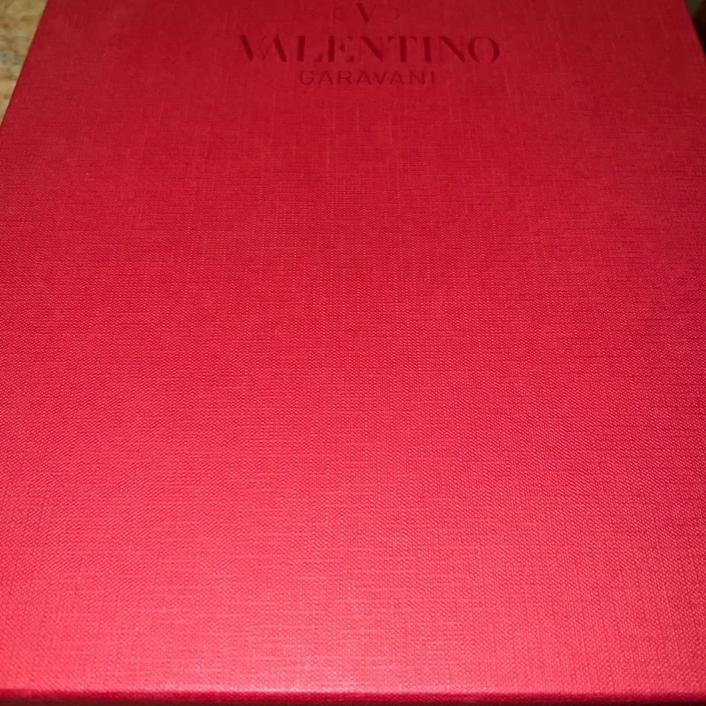Valentino Garavani PATENT ROCKSTUD CAGED PUMP 100MM purchased in Harrods London - Picture 5 of 6